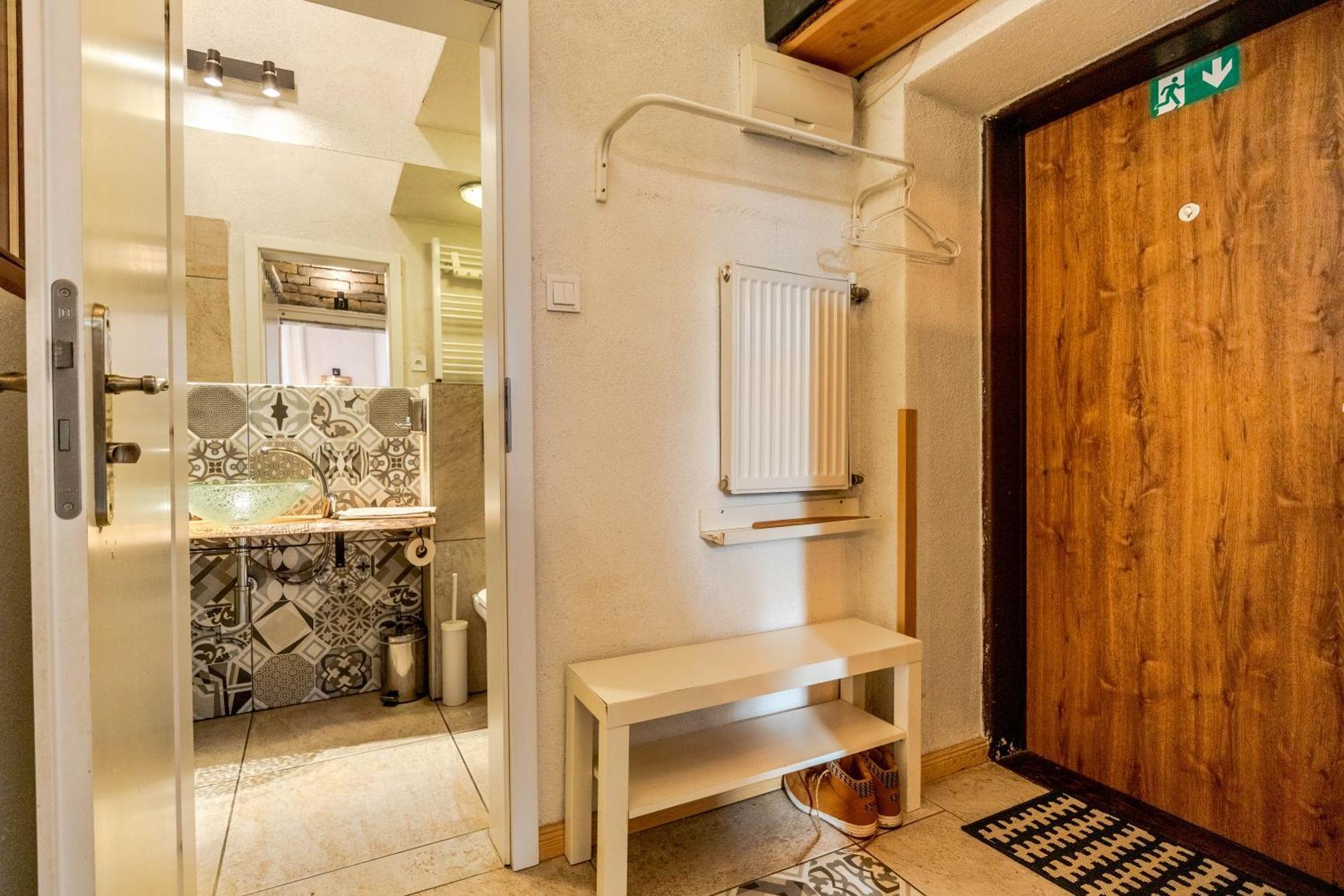 ברטיסלאבה Historical Wine Apartment מראה חיצוני תמונה